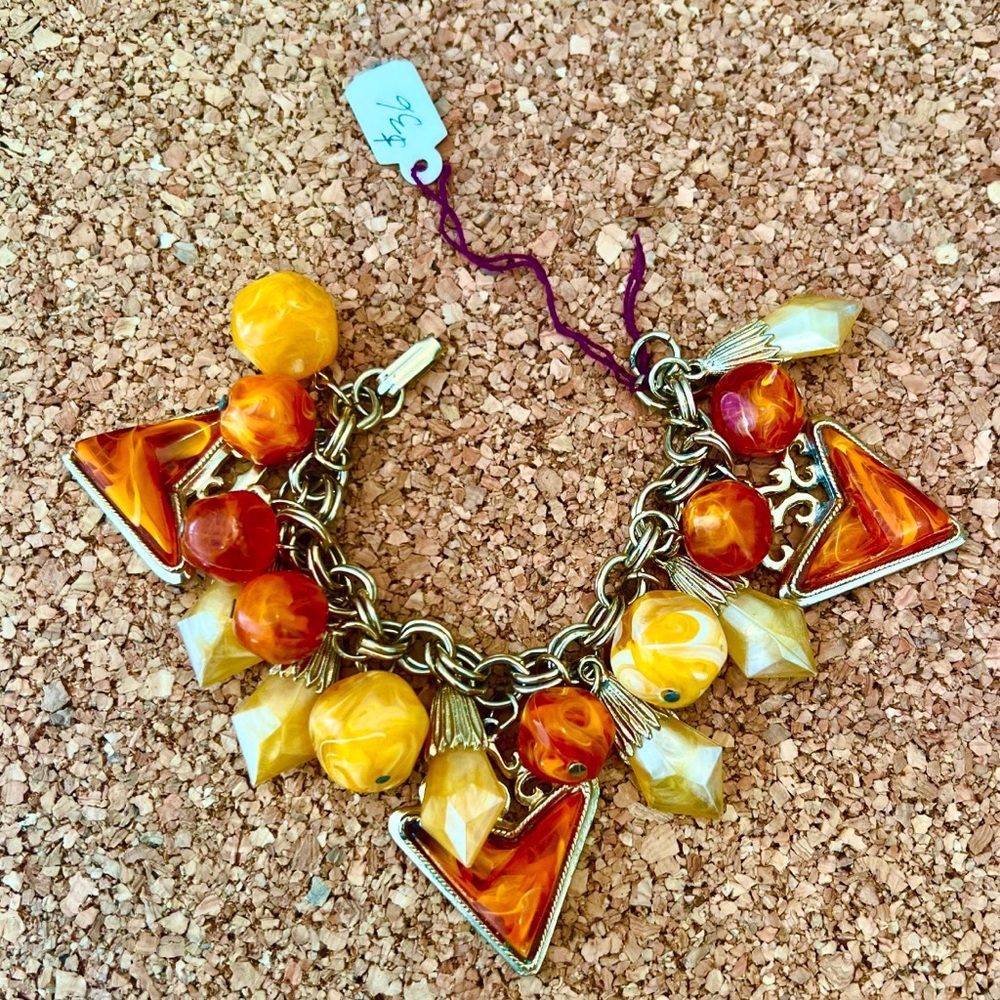 Vintage Vibrant Orange and Yellow bangle Bracelet
Costume jewelry lightweight